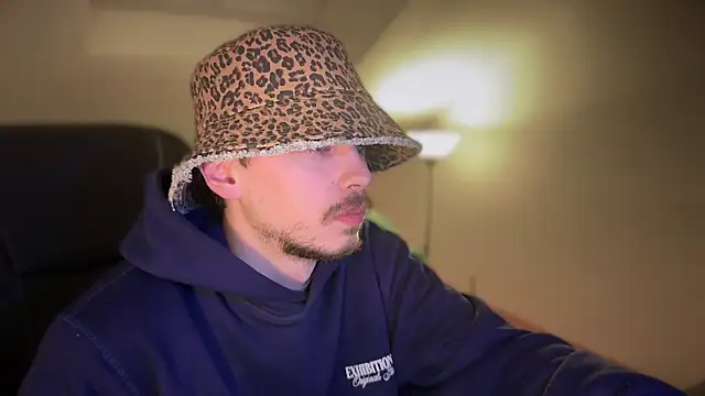 naked psy online show from 03-12-25, 03:46