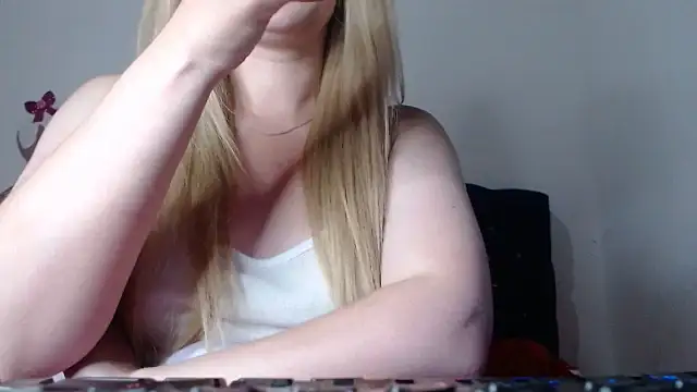 69liamilk69 online show from 12-19-25, 05:36