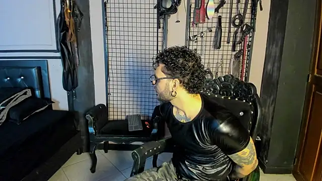 Twisted Fantasy online show from 04-24-26, 03:20