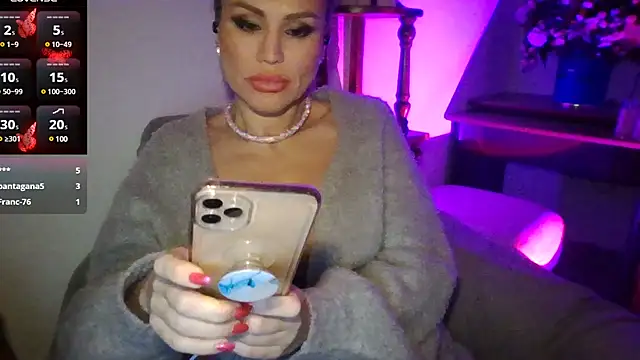 Snapshot of Radmila_Queen_ chatting on 12-10-24, 07:11 Radmila Queen online show from 12-10-24, 07:11