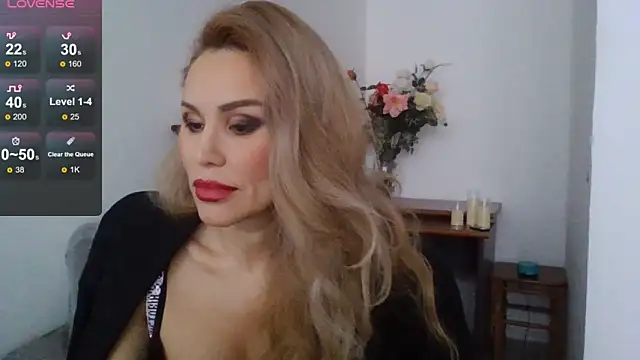 Snapshot of Radmila_Queen_ chatting on 01-17-25, 11:17 Radmila Queen online show from 01-17-25, 11:17