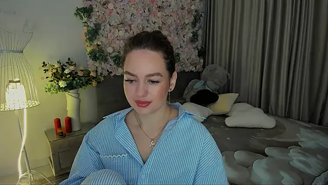 MiracleCurly online show from 11-12-25, 06:08