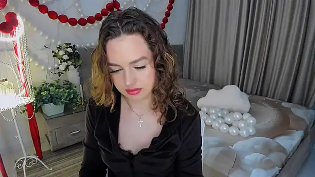 MiracleCurly online show from 04-19-26, 03:06