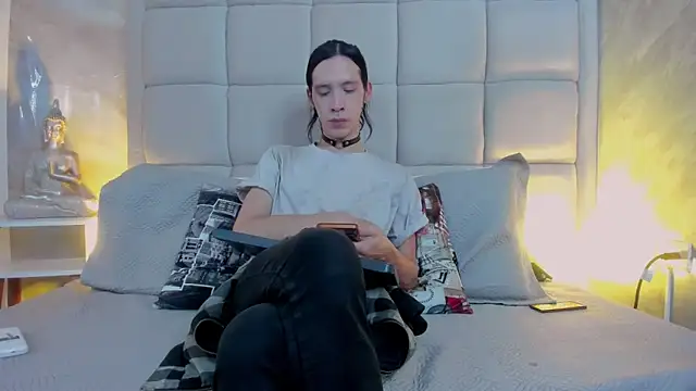 Hecatee 77 online show from 11-02-25, 08:00