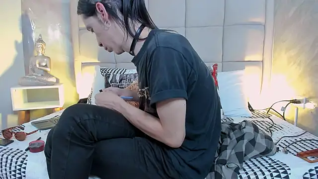 Hecatee 77 online show from 12-13-25, 07:53