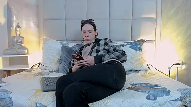 Hecatee 77 online show from 01-13-26, 07:41