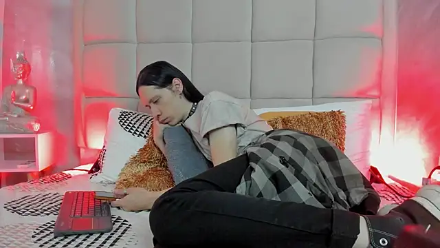 Hecatee 77 online show from 02-18-26, 07:54