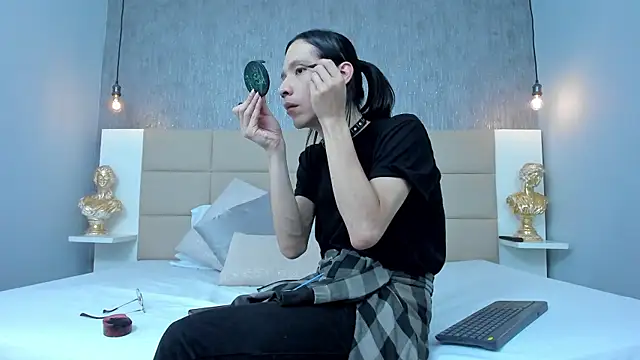 Hecatee 77 online show from 03-20-26, 07:19