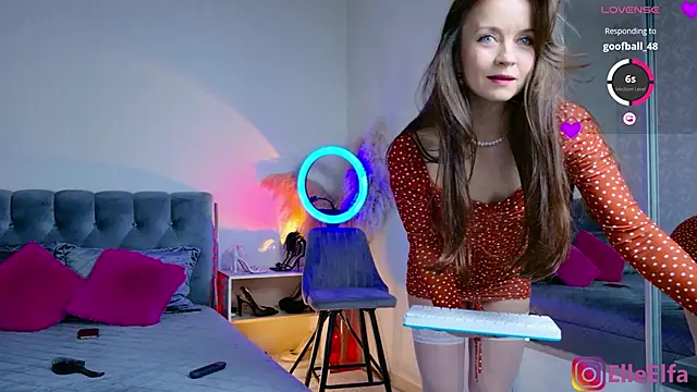 Snapshot of Elfaelle chatting on 09-12-25, 07:25 Elfaelle online show from 09-12-25, 07:25