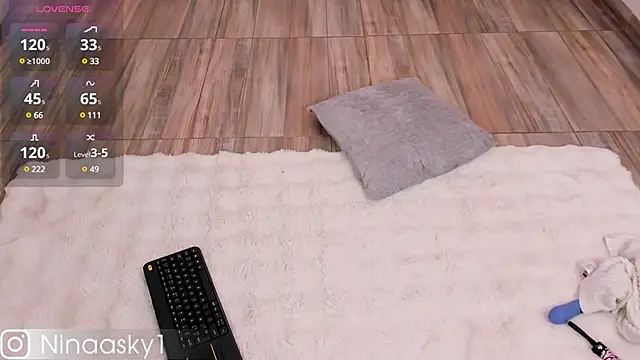 Snapshot of ninaa_sky chatting on 12-04-24, 02:59 ninaa sky online show from 12-04-24, 02:59