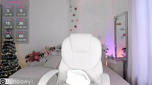 Snapshot of ninaa_sky chatting on 12-13-24, 04:16 ninaa sky online show from 12-13-24, 04:16