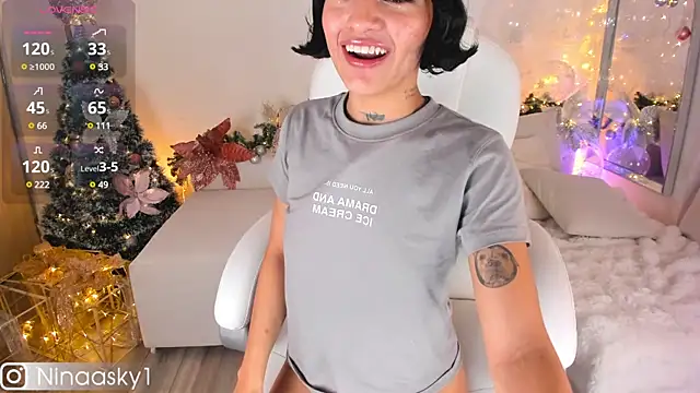 Snapshot of ninaa_sky chatting on 12-30-24, 09:27 ninaa sky online show from 12-30-24, 09:27