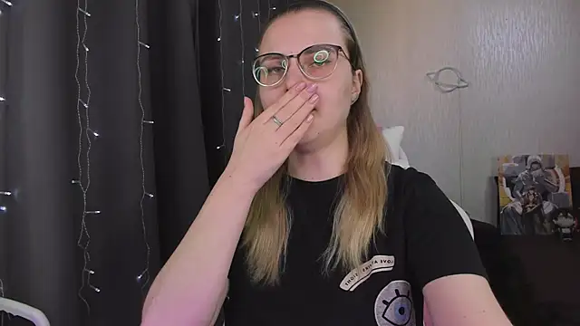 MissBrightShine online show from 04-01-26, 01:41