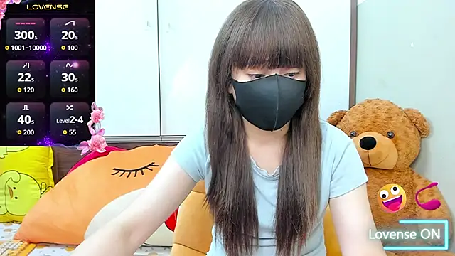 alonelove   online show from 06-18-26, 02:34