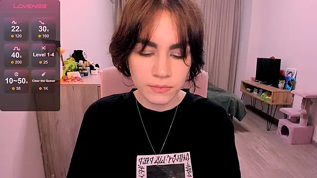 Snapshot of _selectrra chatting on 02-17-25, 12:05  selectrra online show from 02-17-25, 12:05