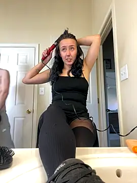 clarasosaa online show from 10-31-25, 05:47