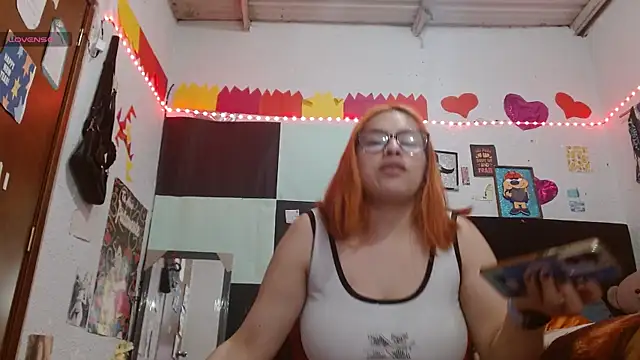 Snapshot of Saray_extrovert_ chatting on 06-23-26, 11:25 Saray extrovert online show from 06-23-26, 11:25