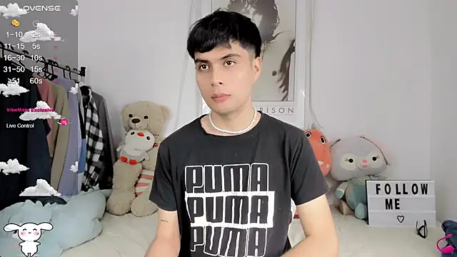 Snapshot of lucas_cute chatting on 02-21-25, 05:53 lucas cute online show from 02-21-25, 05:53