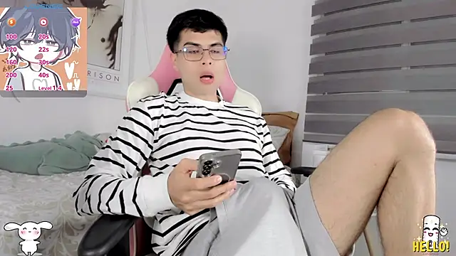 Snapshot of lucas_cute chatting on 11-17-25, 07:19 lucas cute online show from 11-17-25, 07:19