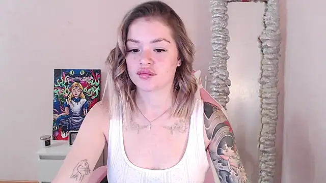 Snapshot of miaacatt chatting on 09-13-25, 05:29 miaacatt online show from 09-13-25, 05:29
