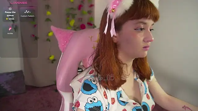 molly russell online show from 12-21-25, 07:54