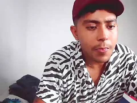 Snapshot of wailer_ chatting on 12-22-24, 06:06 wailer  online show from 12-22-24, 06:06