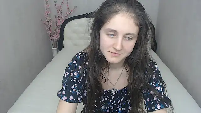 Holliy Cooper online show from 02-14-25, 01:23