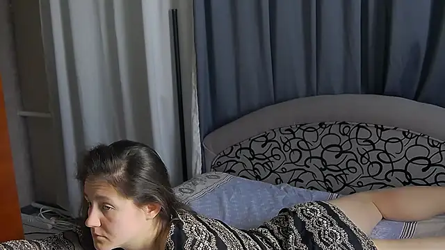 Holliy Cooper online show from 02-25-25, 10:04