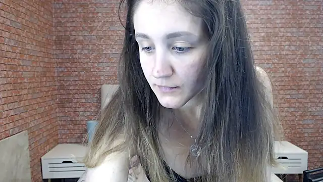 Holliy Cooper online show from 10-04-25, 11:41