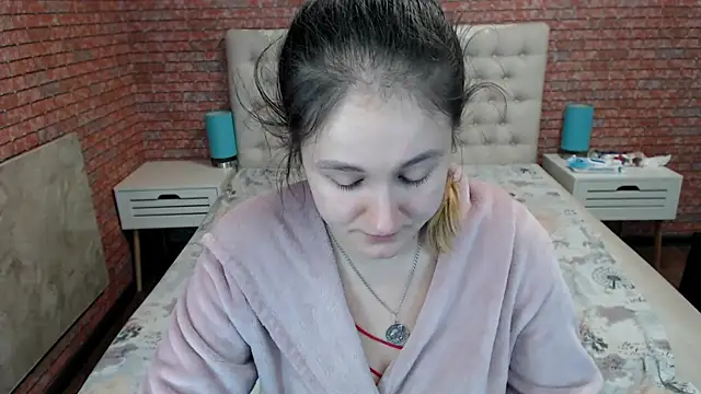 Holliy Cooper online show from 10-15-25, 07:52