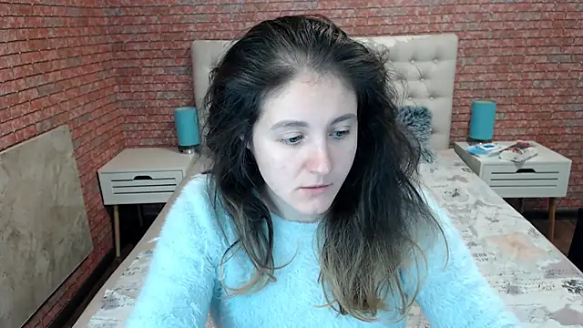 Holliy Cooper online show from 10-17-25, 08:06