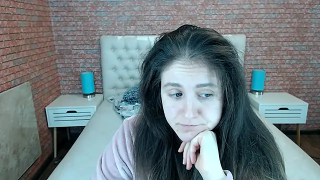 Holliy Cooper online show from 11-14-25, 08:02