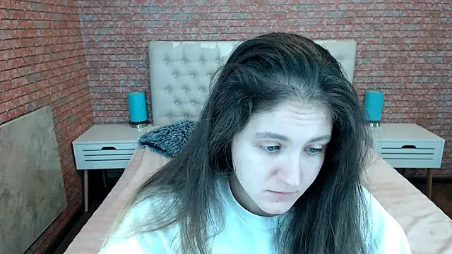 Holliy Cooper online show from 11-19-25, 07:08