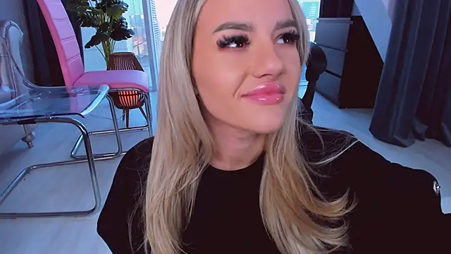 Snapshot of SpoilM3Mor3 chatting on 12-23-24, 01:13 SpoilM3Mor3 online show from 12-23-24, 01:13