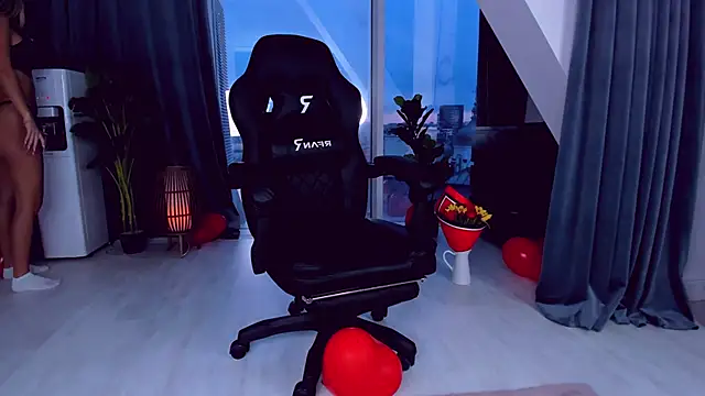 Snapshot of SpoilM3Mor3 chatting on 03-18-25, 04:04 SpoilM3Mor3 online show from 03-18-25, 04:04