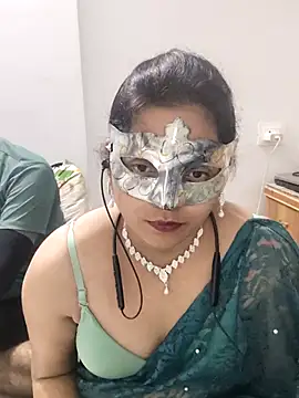 Snapshot of Harsh_Ankita_Couple chatting on 10-10-25, 04:39 Harsh Ankita Couple online show from 10-10-25, 04:39