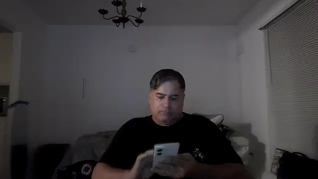 Peachestabby147 online show from 12-21-25, 10:44