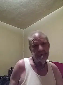 Snapshot of cmagic9 chatting on 04-06-26, 01:14 cmagic9 online show from 04-06-26, 01:14