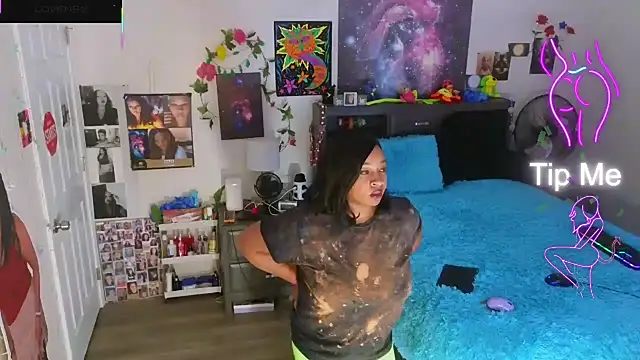 temptressbeauty24 online show from 10-22-25, 03:07