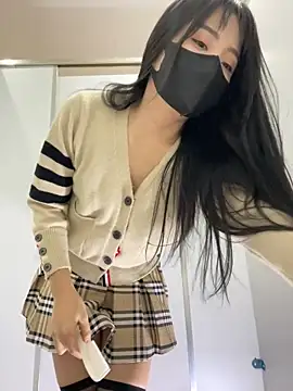 Snapshot of Asia-Lynn chatting on 01-08-25, 10:48 Asia-Lynn online show from 01-08-25, 10:48