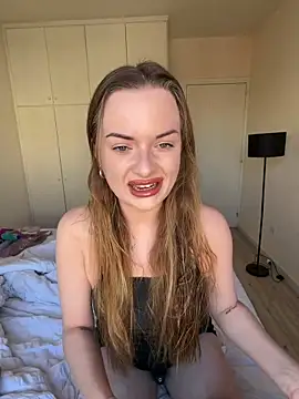 ElenaRebelle online show from 03-24-26, 07:13