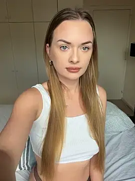 Snapshot of ElenaRebelle chatting on 05-04-26, 05:14 ElenaRebelle online show from 05-04-26, 05:14