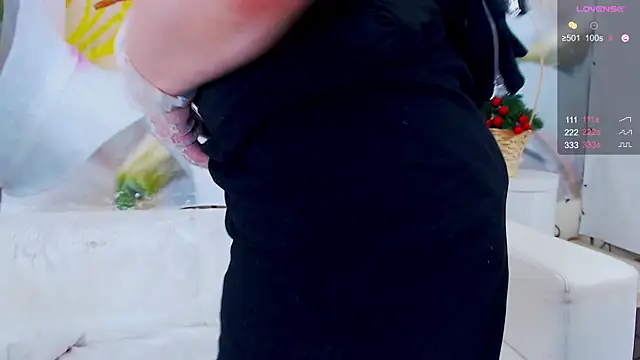 Lilly Diaz online show from 03-27-26, 03:23