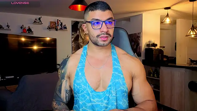 Snapshot of Michael_Diamond chatting on 05-15-26, 02:40 Michael Diamond online show from 05-15-26, 02:40