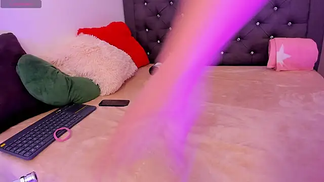 AlissonnFoxx online show from 12-15-25, 09:52