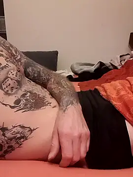 Snapshot of PIercingBoy38 chatting on 01-20-25, 04:21 PIercingBoy38 online show from 01-20-25, 04:21