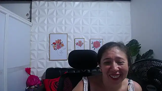 Valentinaa mature online show from 03-12-25, 11:33