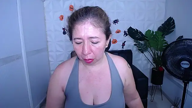 Valentinaa mature online show from 10-12-25, 09:03