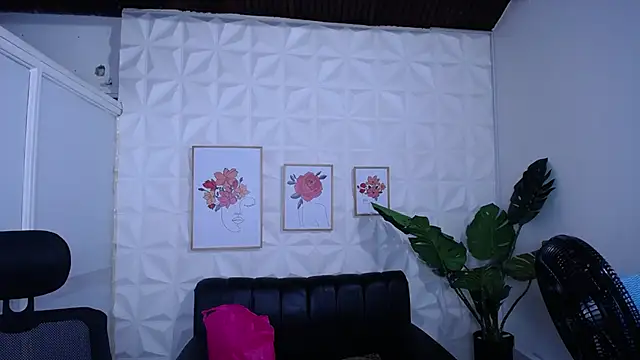 Valentinaa mature online show from 11-21-25, 11:03