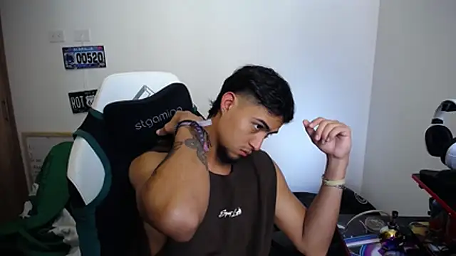 Snapshot of matias_bianco chatting on 11-12-25, 04:18 matias bianco online show from 11-12-25, 04:18